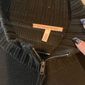 VS black sweater XL